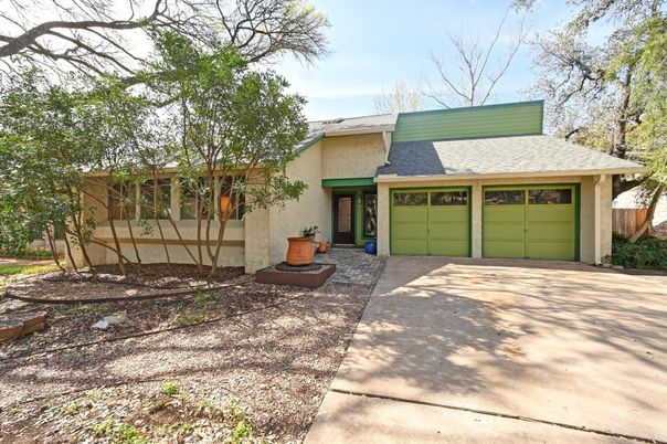 Attached, Exterior, Facade, Ranch