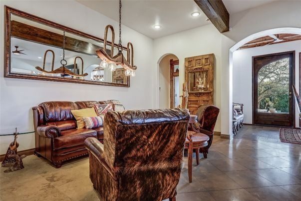 Interior, Living room, Pendant Lights, Recessed Lighting, Wooden Beams
