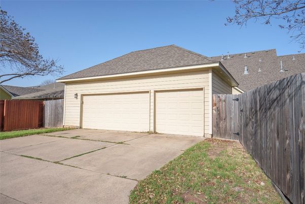 Detached Garage, Exterior