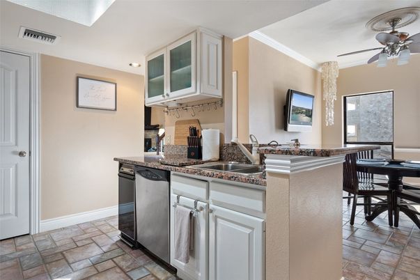 Chandelier, Dining room, Interior, Kitchen, Recessed Lighting
