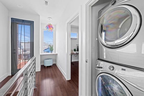 Interior, Utility Closets, Washer, Wood Texture Flooring