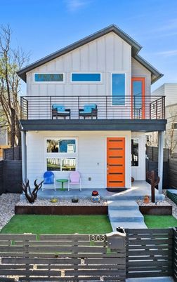 Attached, Exterior, Facade, Farmhouse