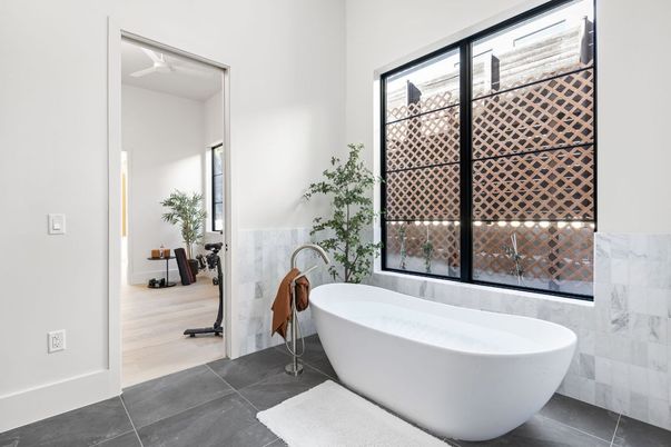 Bathroom, Free Standing Baths, Interior