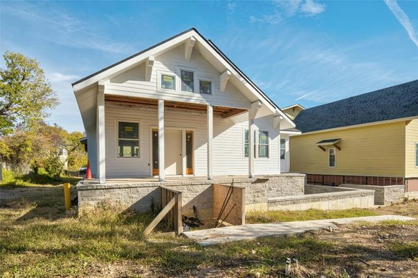 Exterior, Facade, Farmhouse