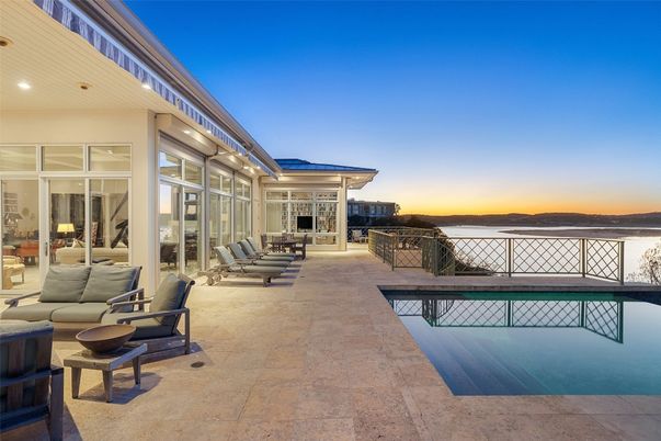 Exterior, Pool, Water