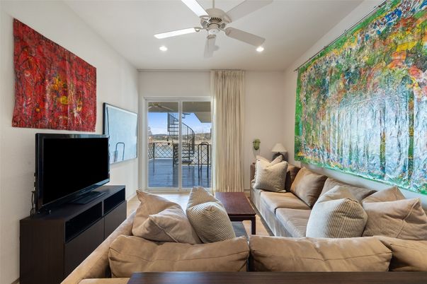 Interior, Living room, Recessed Lighting, Water