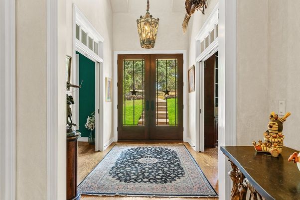 Interior, Pendant Lights, Wood Texture Flooring