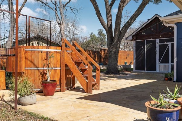 Backyard, Exterior