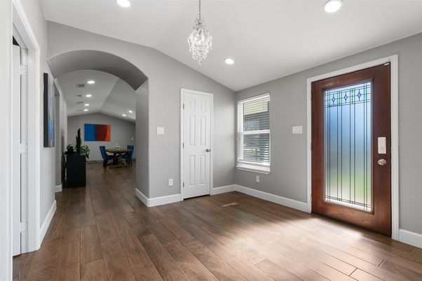 Chandelier, Dining room, Interior, Recessed Lighting, Wood Texture Flooring