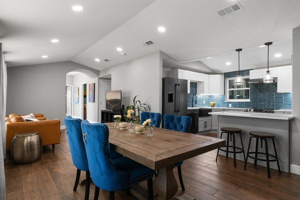 Dining room, Interior, Kitchen, Pendant Lights, Recessed Lighting, Wood Texture Flooring