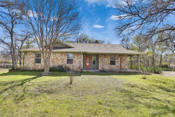 Backyard, Exterior, Facade, Ranch