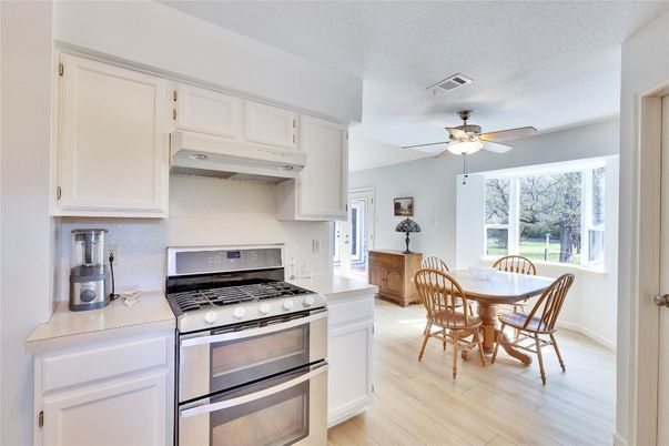 Dining room, Interior, Kitchen, Stainless Steel Appliances, Wood Texture Flooring