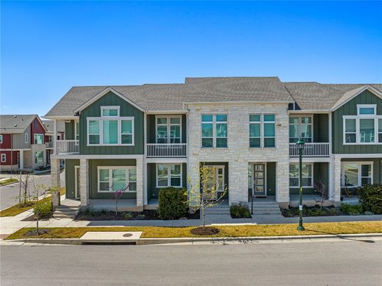 Exterior, Facade, Rowhouse