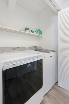 Interior, Washer, Wood Texture Flooring