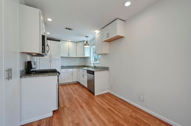 Interior, Kitchen, Pendant Lights, Recessed Lighting, Wood Texture Flooring