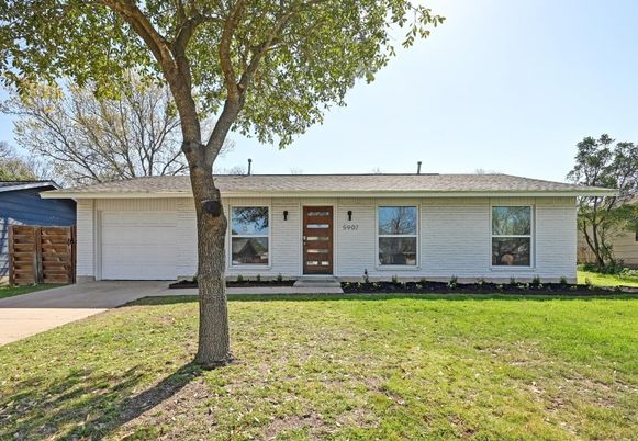 Attached, Exterior, Facade, Brick Facade, Ranch