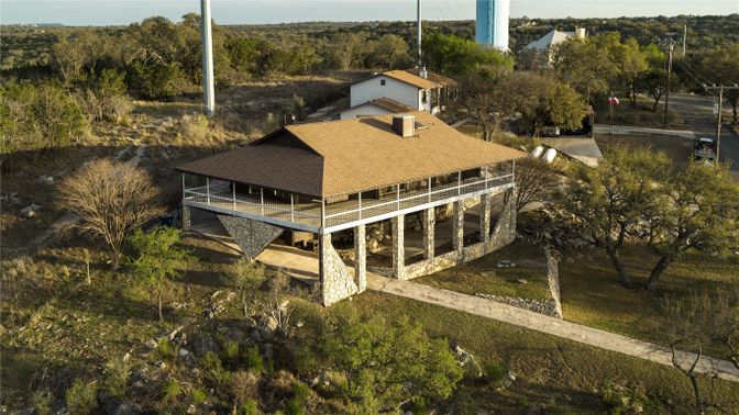 Exterior, Drone