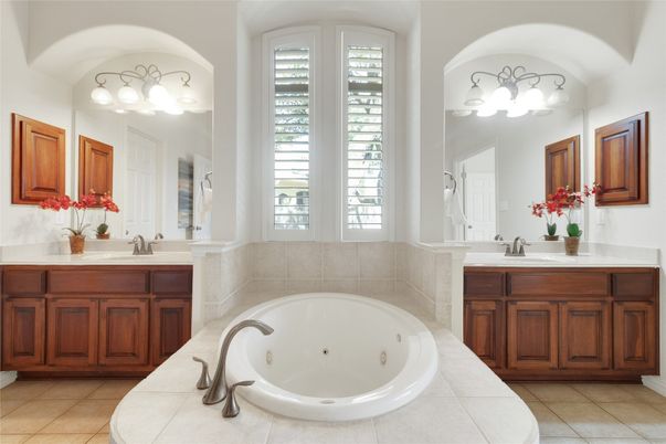 Bathroom, Dual Sink Vanities, Interior
