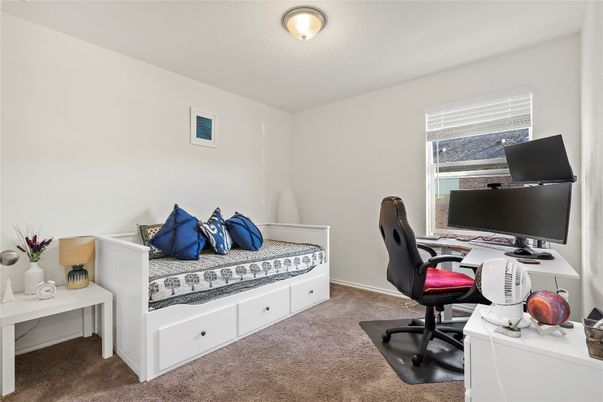 Home Office, Interior