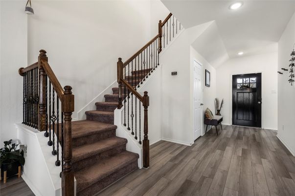 Interior, Recessed Lighting, Wood Texture Flooring