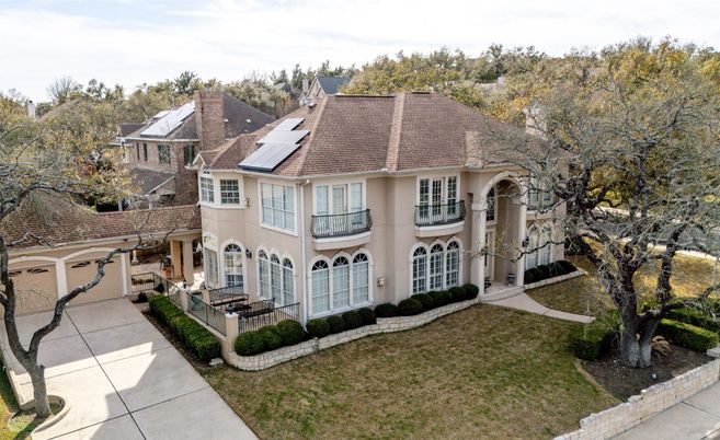 Exterior, Drone