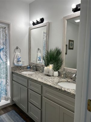 Bathroom, Dual Sink Vanities, Interior