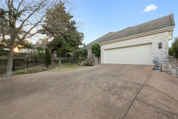 Detached Garage, Exterior