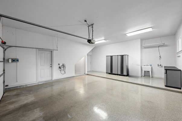 Garage, Interior