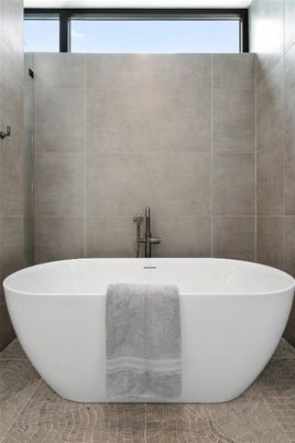 Bathroom, Free Standing Baths, Interior