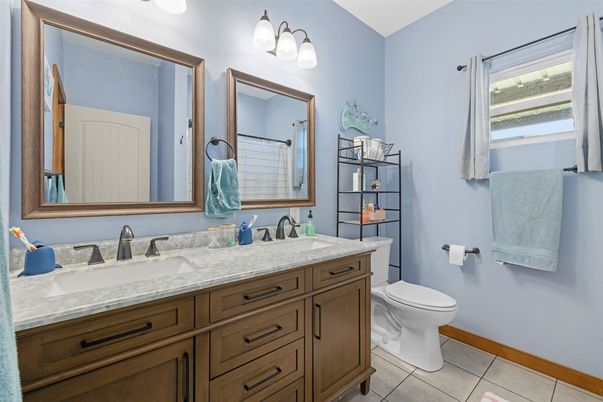 Bathroom, Dual Sink Vanities, Interior