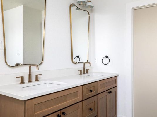 Bathroom, Dual Sink Vanities, Interior
