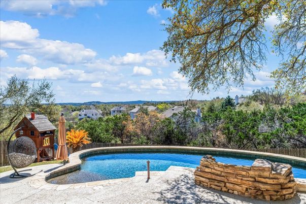 Exterior, Playground, Pool