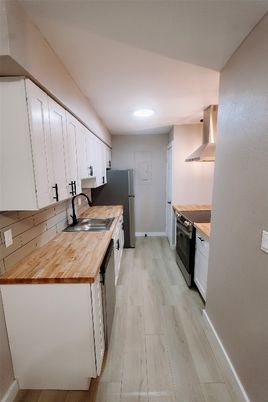 Interior, Kitchen, Recessed Lighting, Wood Texture Flooring