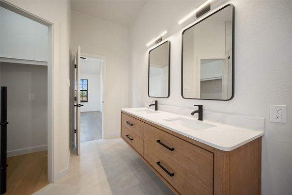 Bathroom, Dual Sink Vanities, Interior