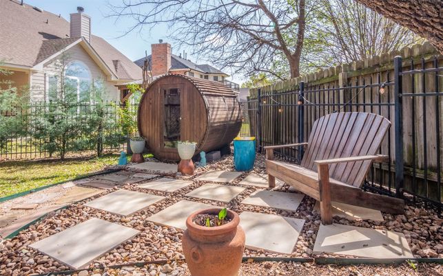 Backyard, Exterior