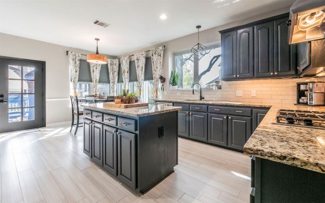 Dining room, Interior, Kitchen, Pendant Lights, Recessed Lighting, Wood Texture Flooring