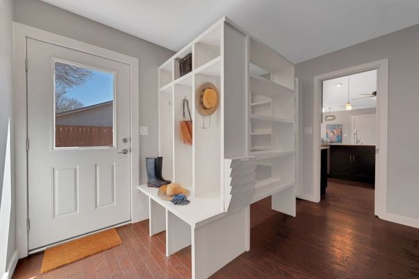 Interior, Recessed Lighting, Wood Texture Flooring