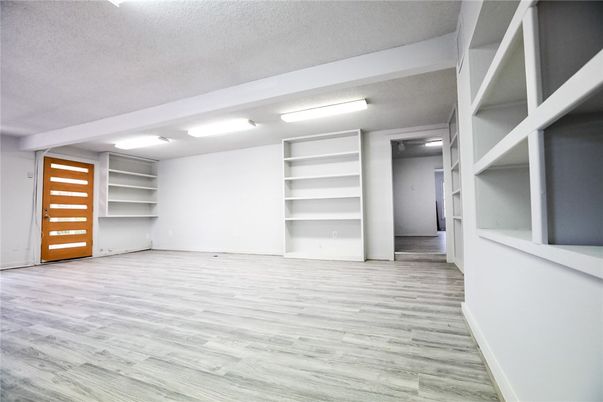 Empty room, Interior, Walk-in Closets, Wood Texture Flooring
