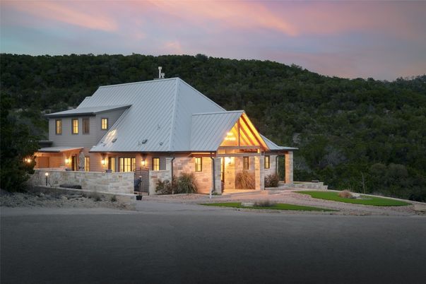 Backyard, Exterior, Facade, Farmhouse