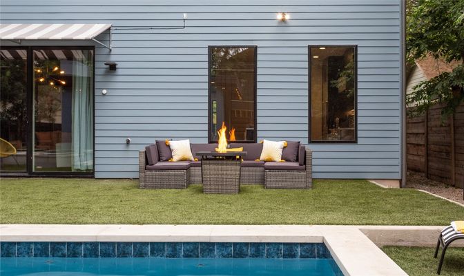 Exterior, Pool