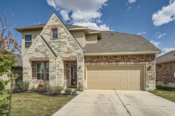 Attached, Exterior, Facade, Brick Traditional