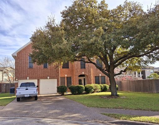 Attached, Exterior, Facade, Brick Facade, Rowhouse
