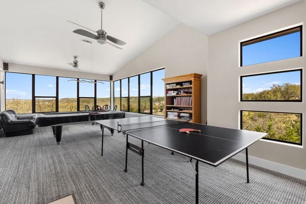 Game Room, Interior