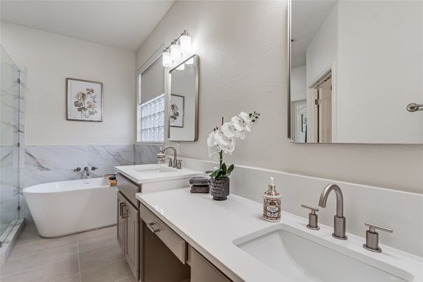 Bathroom, Dual Sink Vanities, Free Standing Baths, Interior