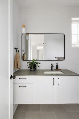 Bathroom, Dual Sink Vanities, Interior