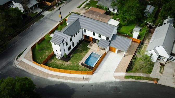 Exterior, Drone