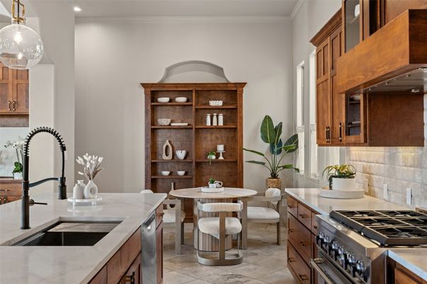 Dining room, Interior, Kitchen, Pendant Lights, Recessed Lighting, Stainless Steel Appliances
