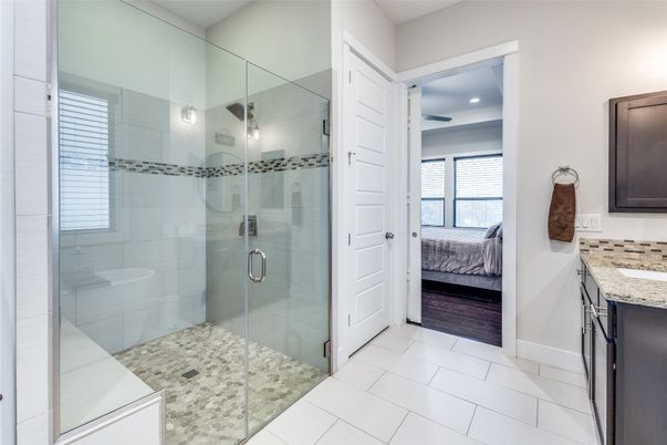 Bathroom, Bedroom, Glass Shower, Interior, Recessed Lighting