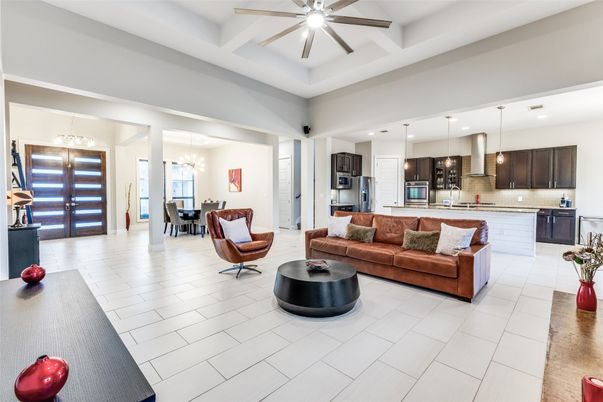 Dining room, Interior, Kitchen, Living room, Pendant Lights, Recessed Lighting, Stainless Steel Appliances