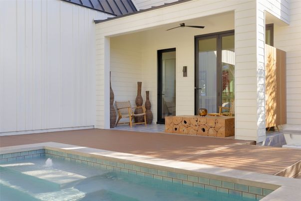 Backyard, Exterior